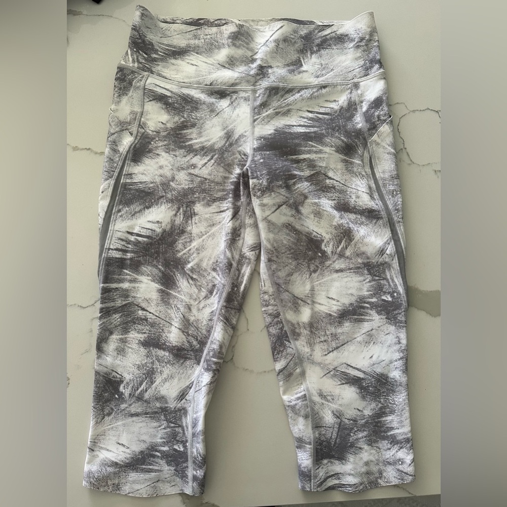 Lululemon Pace Perfect Crop 17”